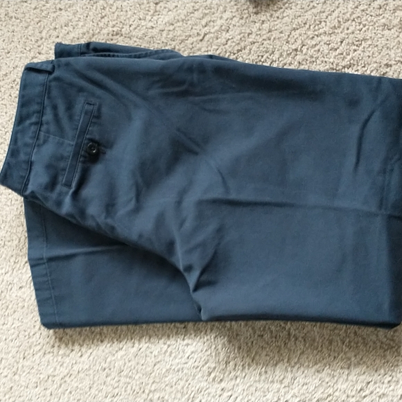 L.L. Bean Favorite Fit Pants - Picture 3 of 6